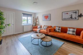 Modern 3 Bedroom Home In Glasgow